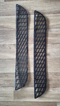 Mřížka do nárazníku Volvo V70 - 2