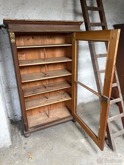 Starožitná skříň 1 - 2