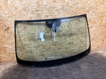 ČELNÍ OKNO VW TOUAREG 7P - 2