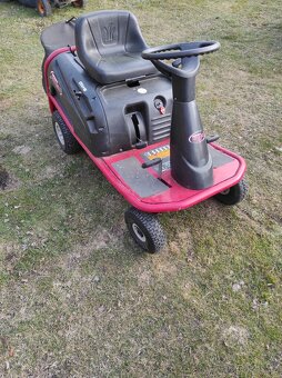 Zahradní traktůrek rider. - 2