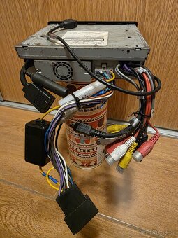 Autorádio Clarion VZ402e - 2