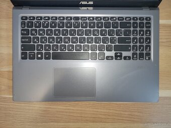 Čtyřjádrový notebook Asus X515E, 2 GB grafika - 2