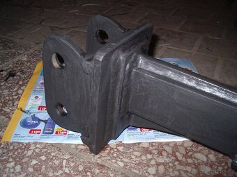 Novy RIPPER na minibagr čepy 25mm - 2