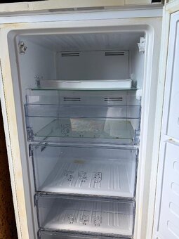 Mraznička typ Beko RFNE270E33WN - 2
