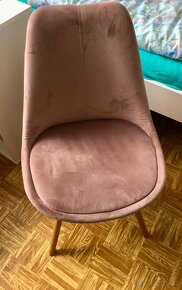 Růžová židle - 2