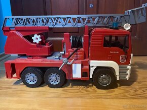 Bruder hasičské auto MAN - 2