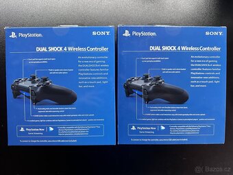 Modrý a Červený Playstation 4 ovladač - 2