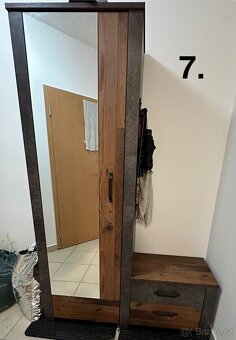 Předsíňová stěna Ontario - 2