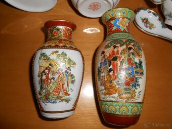 Starý čínský porcelán 11kusů - jedna špička víčka přilepená - 2