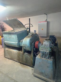 Prodám hnětač na keramikou hmotu - 2