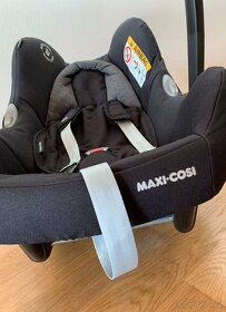 Autosedačka Maxi Cosi Cabriofix 2020 (Essential Black) - 2