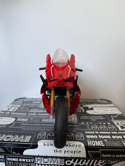 LEGO® Technic 42202 Motorka Ducati Panigale V4 S - 2