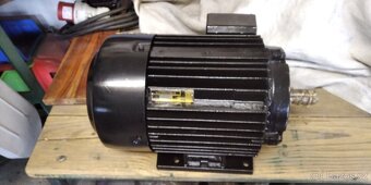 Prodám elektromotor 5,5 kW, na 380/400v, 1430 ot/min - 2