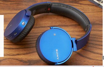 Sluchátka Sony MDR-XB650BT Extra Bass - modrá barva - 2