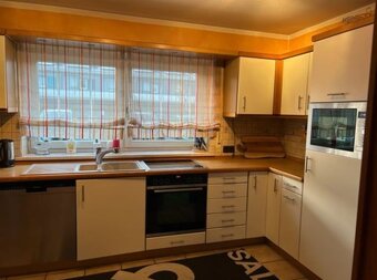 Moderní kuchyňská linka se spotřebiči - 2