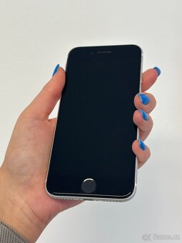 iPhone SE 2020 - 64GB - 100% baterie - 6M záruka - 2