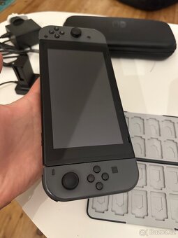 Nintendo switch + příslušenství - 2