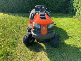 Zahradní traktor Husqvarna - 2