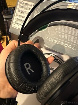 AKG K52 sluchátka - 2
