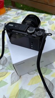Fujifilm X-E5 - 2