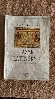 Učebnice zdravotnické školy (Alšovo nábřeží, VOŠ laborant) - 2