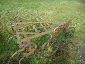 historický kultivátor veterán - 2