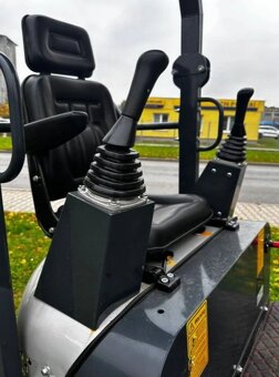 minibagr, pásový bagr, joysticky, - 2