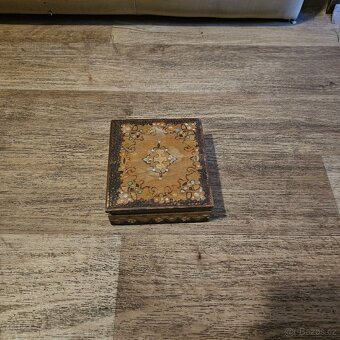 Retro krabička na cigarety - 2