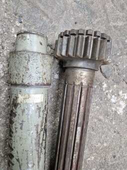 Hřidele zetor 4011 - 2