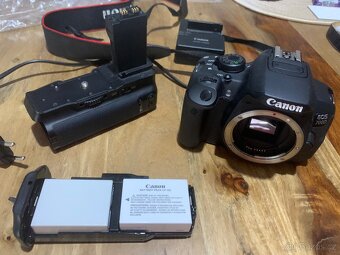 Legendární Zrcadlovka Canon EOS700D - 2