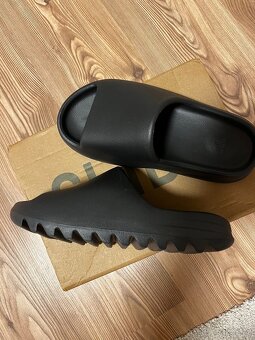Yeezy slide - 2