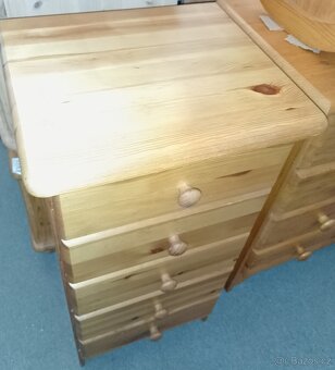 REZERVACE - Celo masivní šuplíková komoda - 2