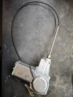 Motorek stěračů na Tatra 603 - 2