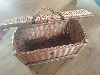 Proutěná truhla v top stavu - 2