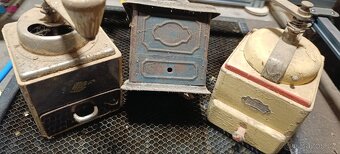 Prodám 3 retro mlýnky - 2