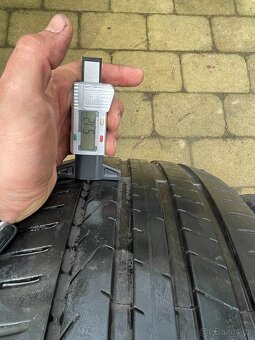 Dvě letní pneu 225/40/18 Pirelli - 2