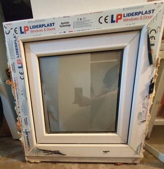 Okno 60x60 + síť - 2