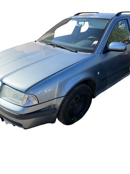 Předek Škoda Octavia 1 facelift - 2