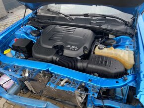 Dodge Challenger 3.6  2019  lehce bourany - 2
