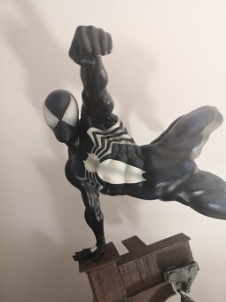Sideshow Symbionte Spiderman 1/4 socha - 2