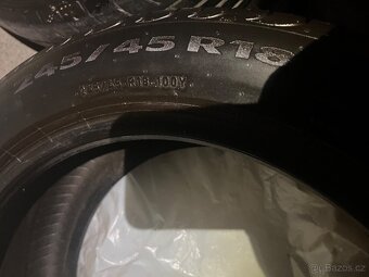 Letní pneu Pirelli powergy 245/45/18 100Y - 2