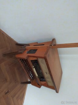 Retro rádio Tesla - 2