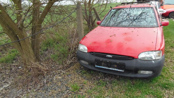 Ford Escort - použité náhradní díly z tohoto vozu levně - 2