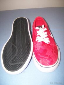 Sportovní obuv dětská NIKE SB - č. 35,5 - 2