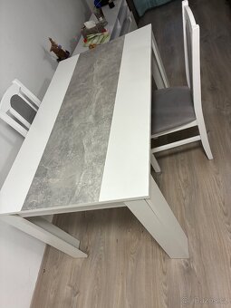 Jídelní stůl a židle - 2