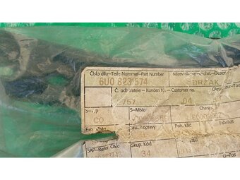 pravý držák přední masky Škoda Felicia 1998- 6U0823574 - 2
