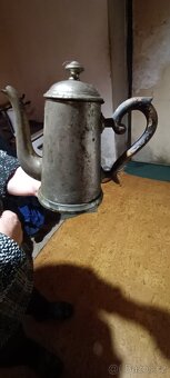 Cínová konvička zdřevěnym uchem - 2