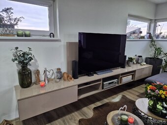 Závěsná skříň do obývacího pokoje studio Hanák - 2