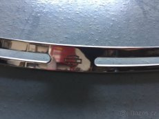Harley chromovaná doplńková lišta přední kapoty - 2