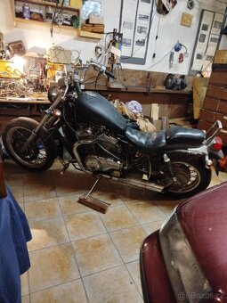 Suzuki Intruder VS 700 - 2